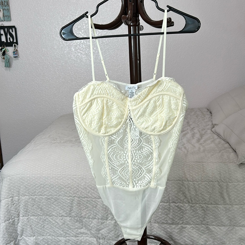 New lace body suit XL